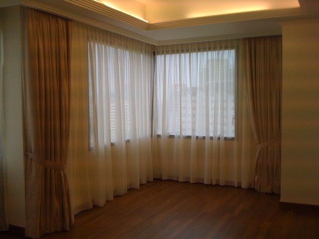 curtain_2